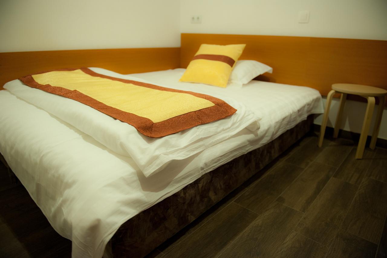 Budapest Garden Hotel Exterior photo
