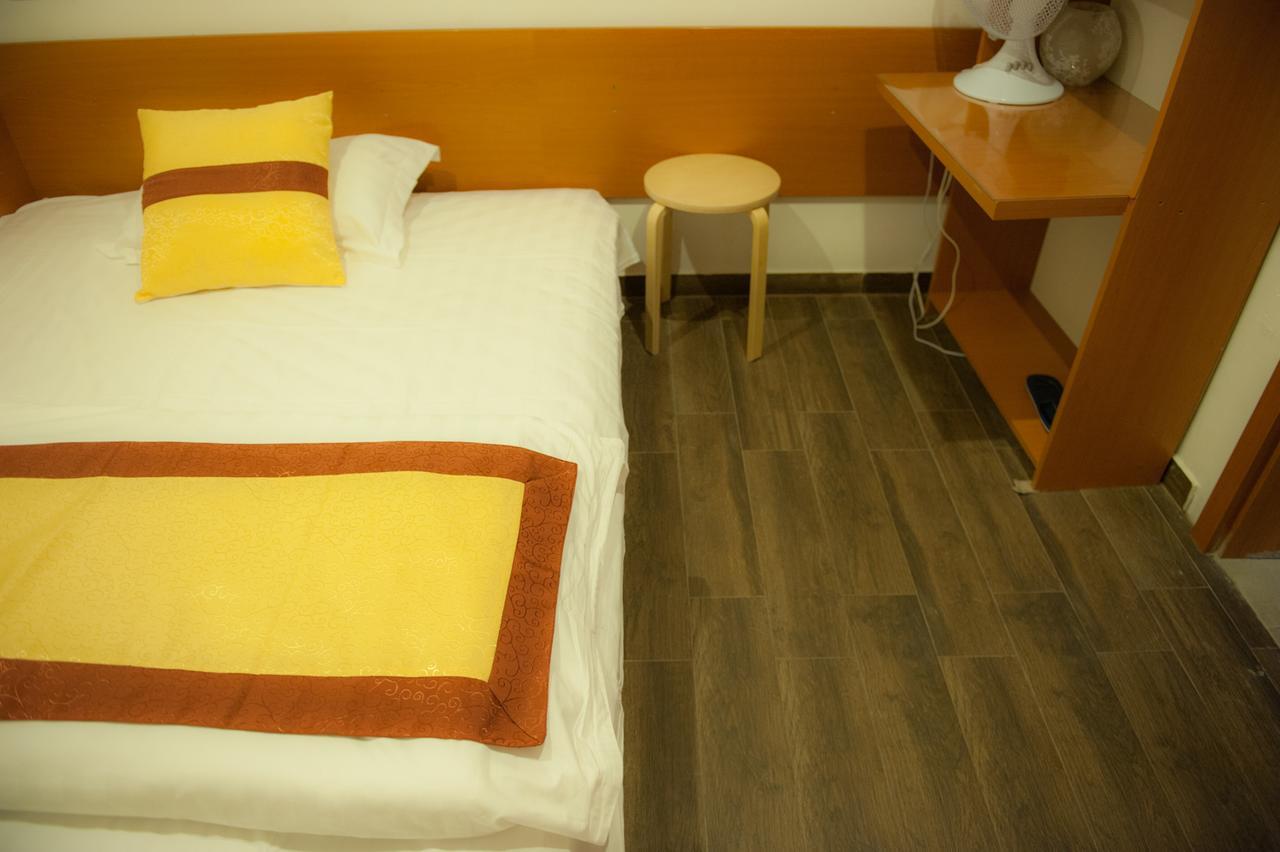 Budapest Garden Hotel Exterior photo