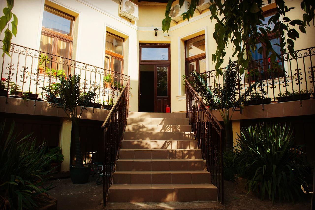 Budapest Garden Hotel Exterior photo
