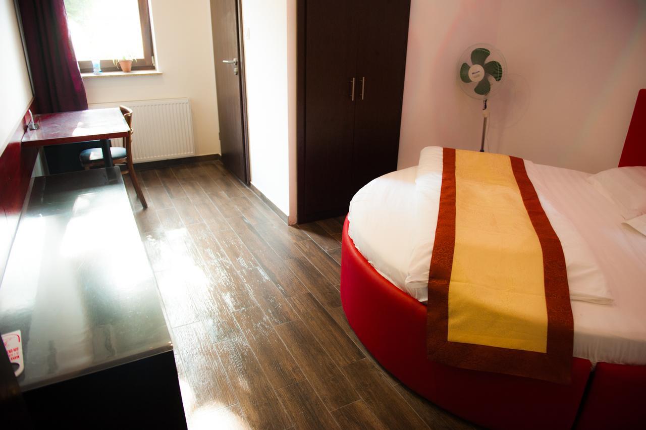 Budapest Garden Hotel Exterior photo
